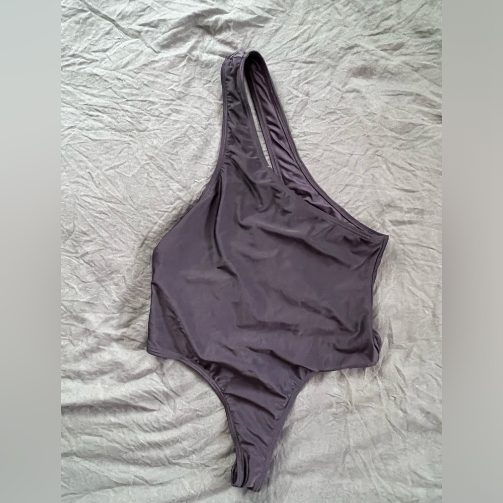 NWOT LOLA AND LAMAR Black One Shoulder Thong Swimsuit One Piece